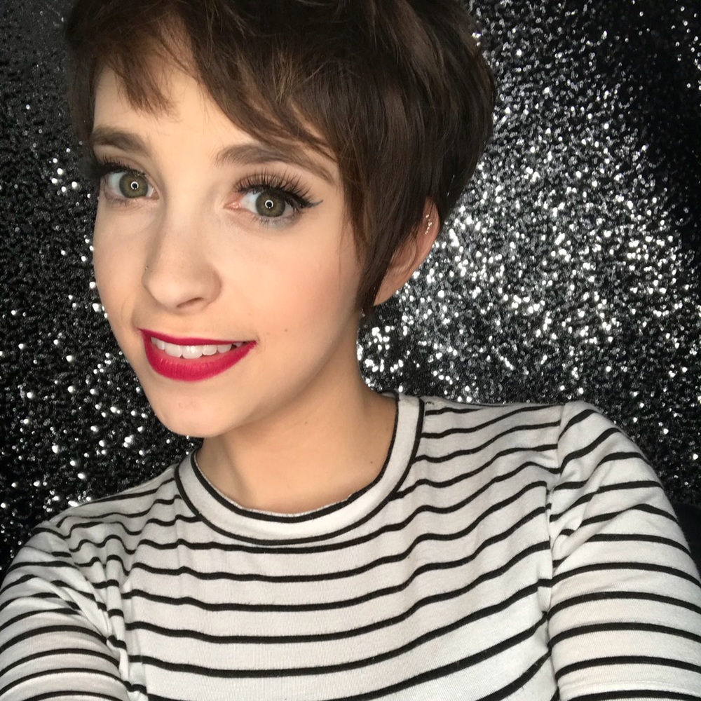 Meet your Posher, Lauren